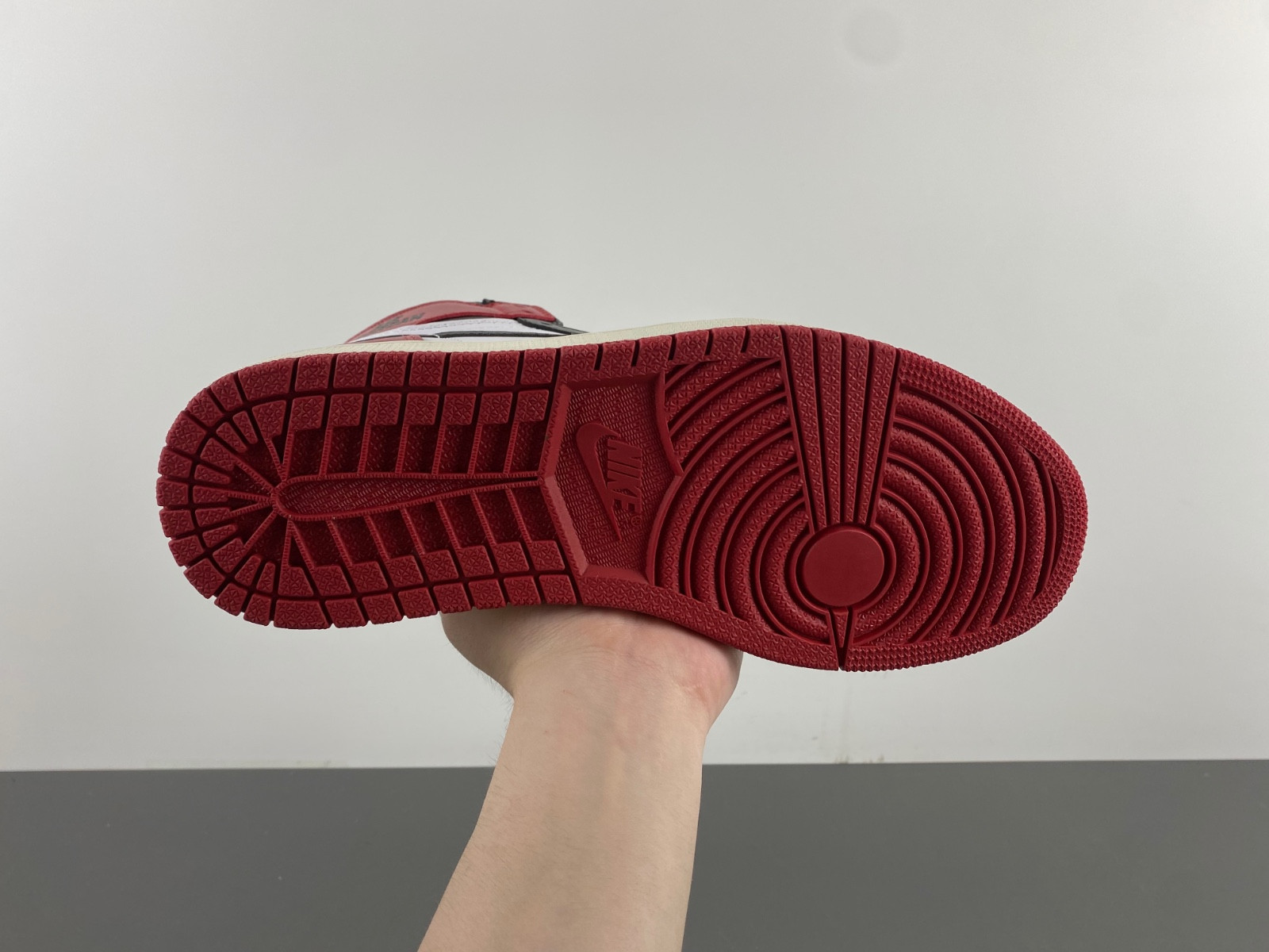 Air Jordan 1 High OG “Black Toe Reimagined” DZ5485-106