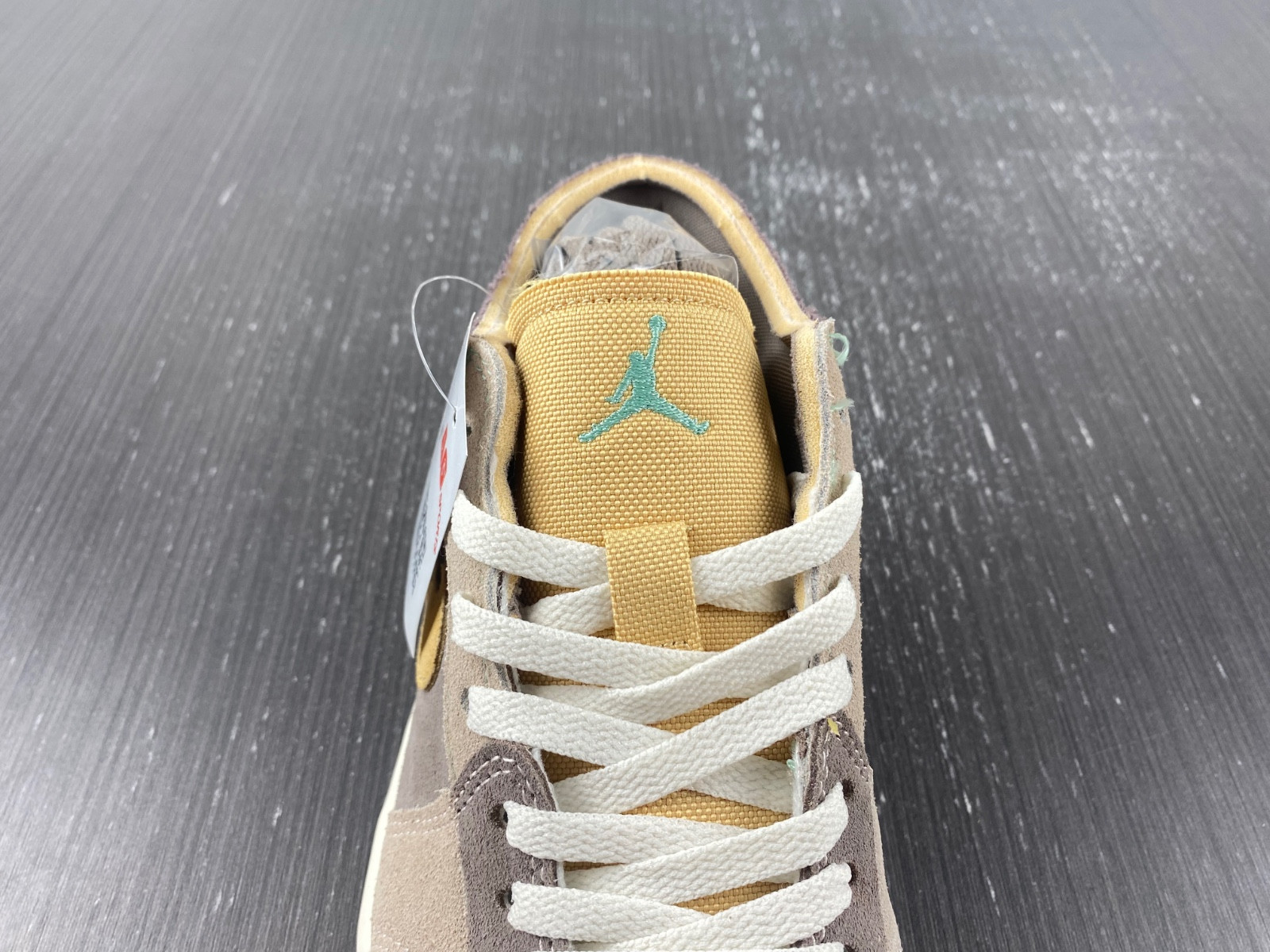 Air Jordan 1 Low SE Craft “Taupe Haze” DN1635-200