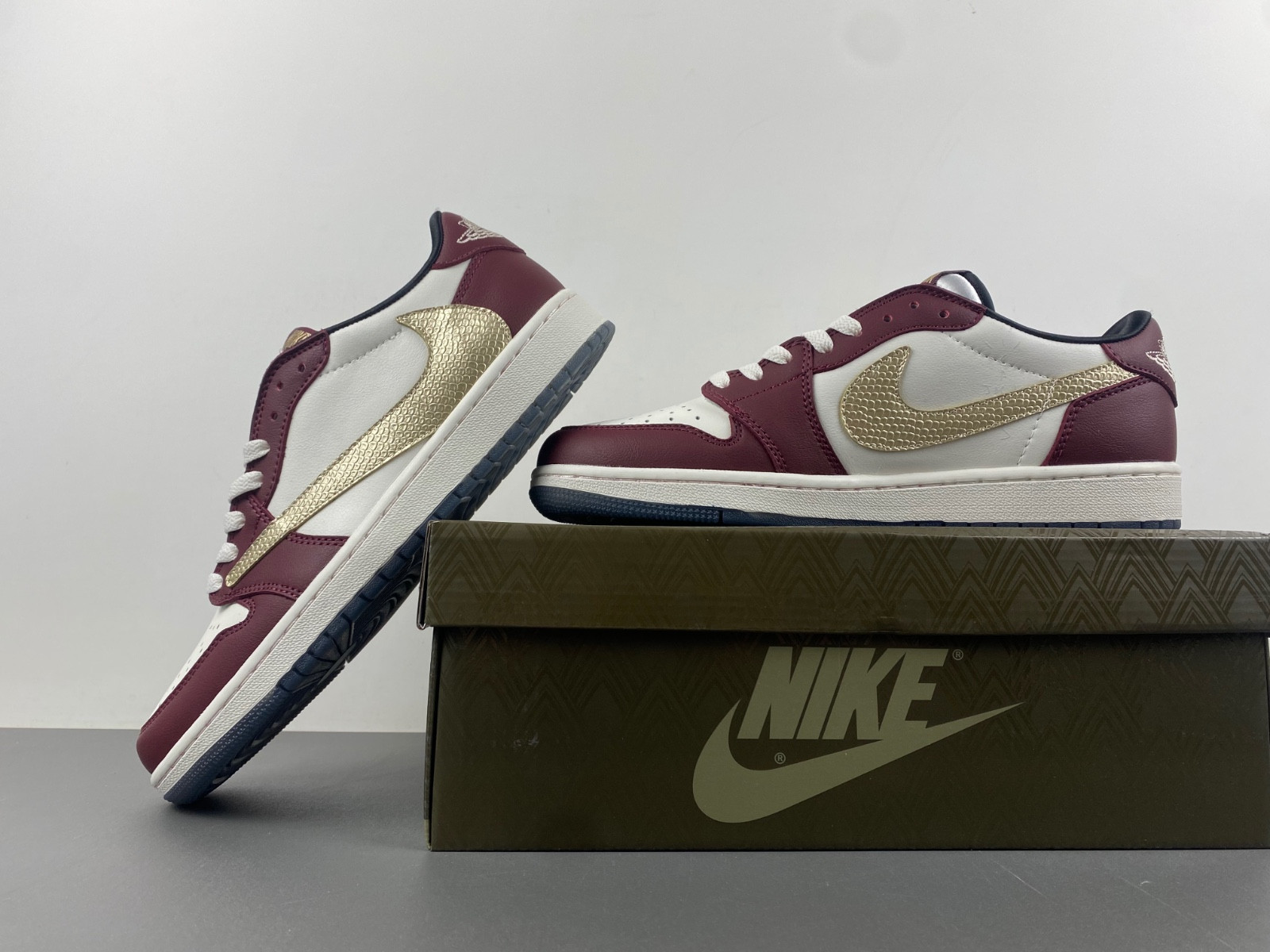 Air Jordan 1 Low OG “Year of the Dragon FJ5735-100