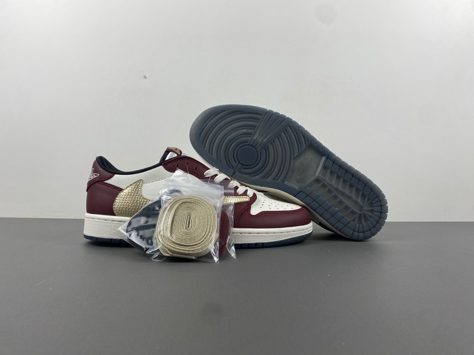 Air Jordan 1 Low OG “Year of the Dragon FJ5735-100