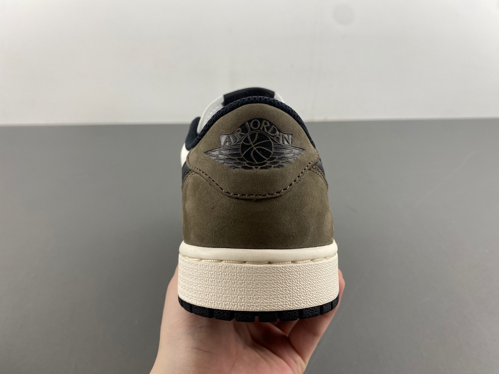Air Jordan 1 Low OG “Mocha” CZ0790-102