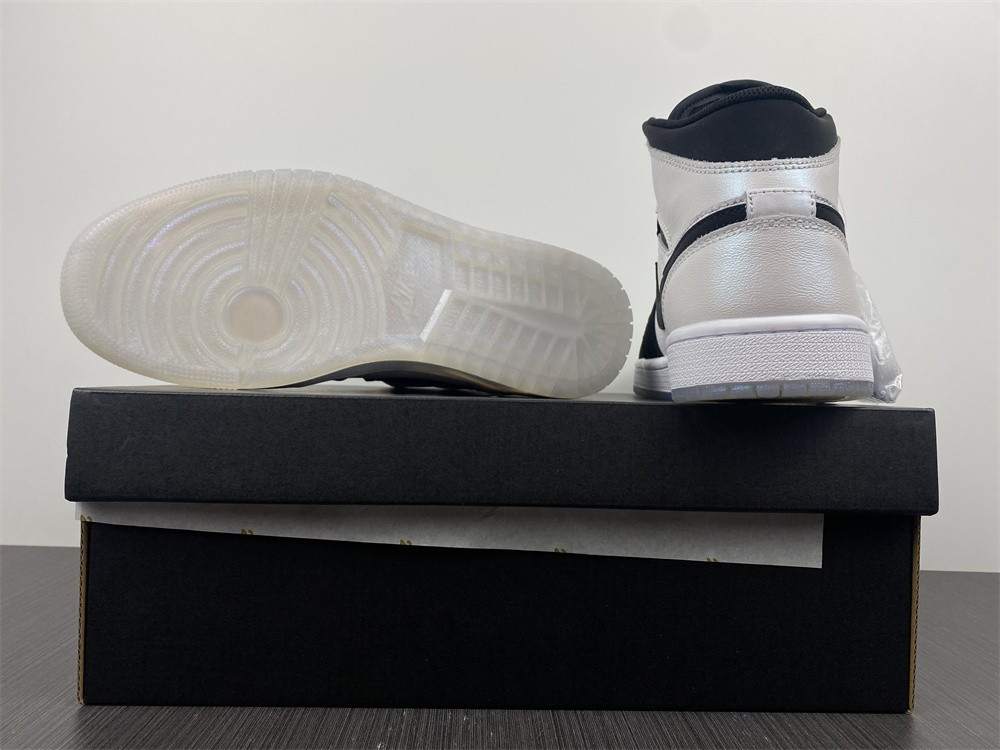 air jordan 1 mid “Di*m*nd shorts