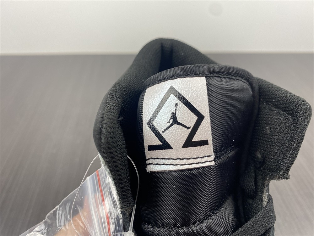 air jordan 1 mid “Di*m*nd shorts