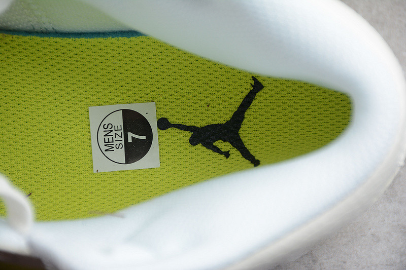 Air Jordan 1 Mid SE voltage Yellow DB2822-107