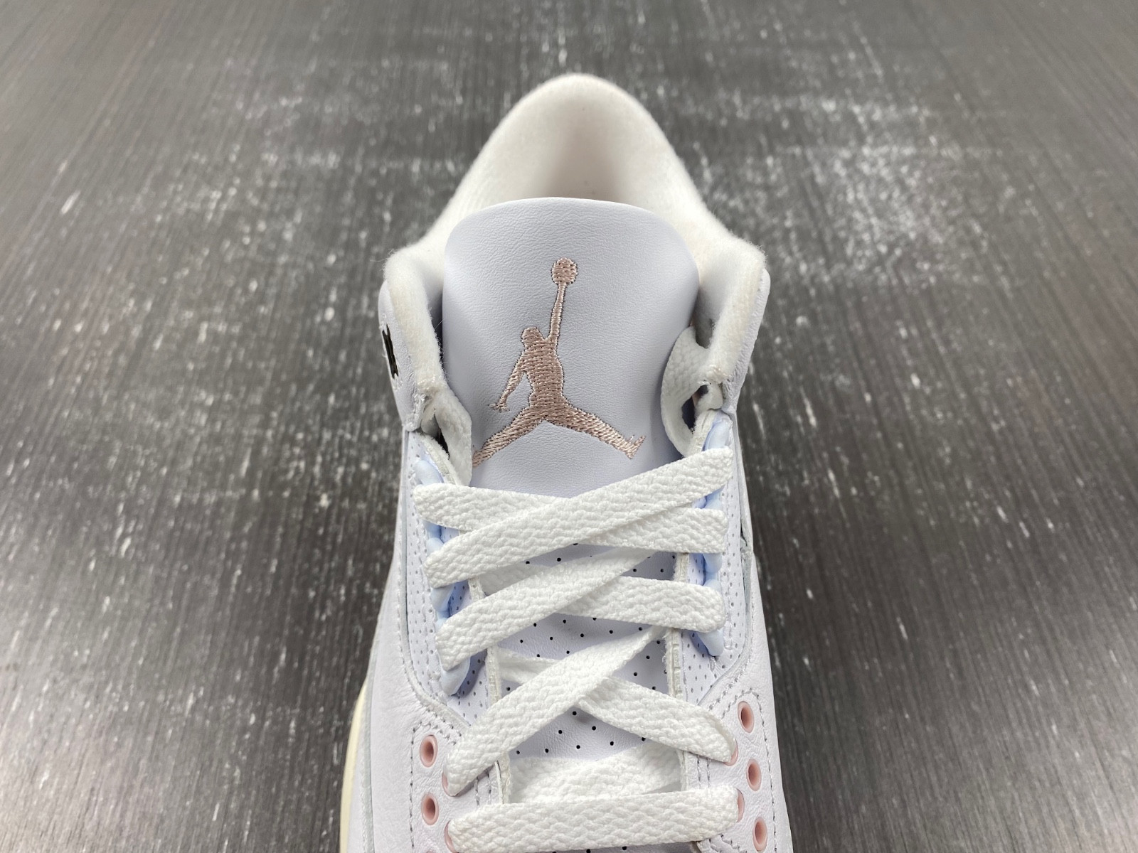 Air Jordan 3 WMNS “Neapolitan” CK9246-102