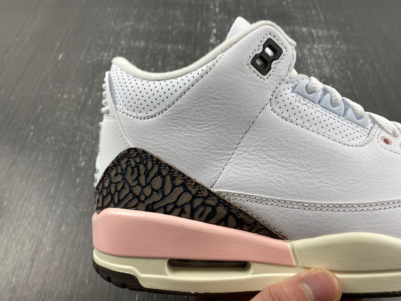 Air Jordan 3 WMNS “Neapolitan” CK9246-102