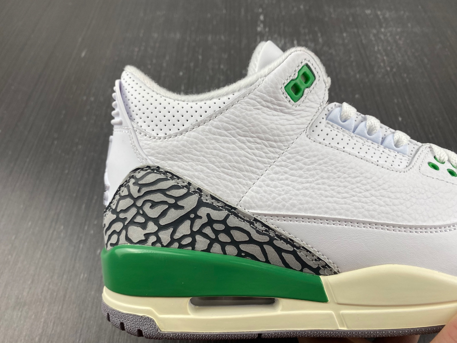 Jordan 3 Retro Lucky Green (W)  CK9646-136