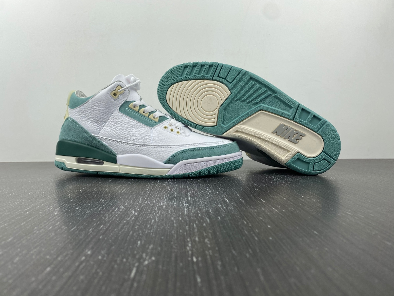 Air Jordan 3 DT8532-130