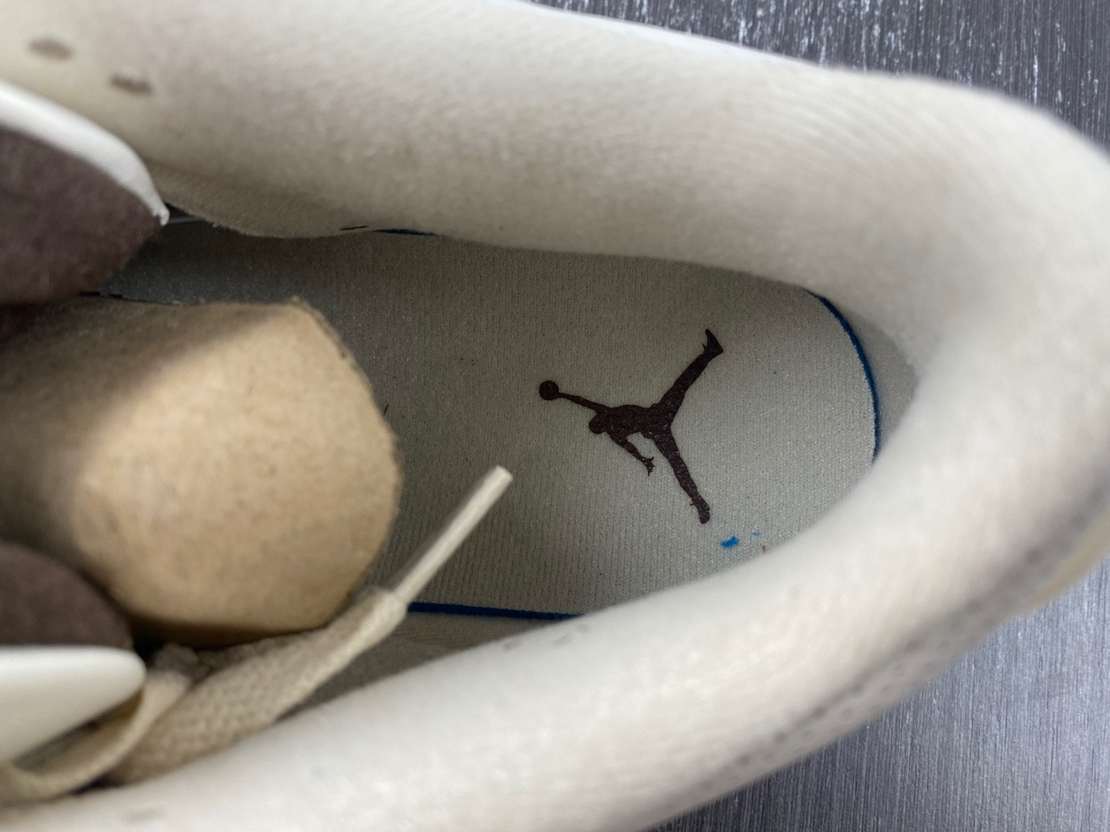 Travis Scott x Air Jordan 3 “Palomino 136064-668