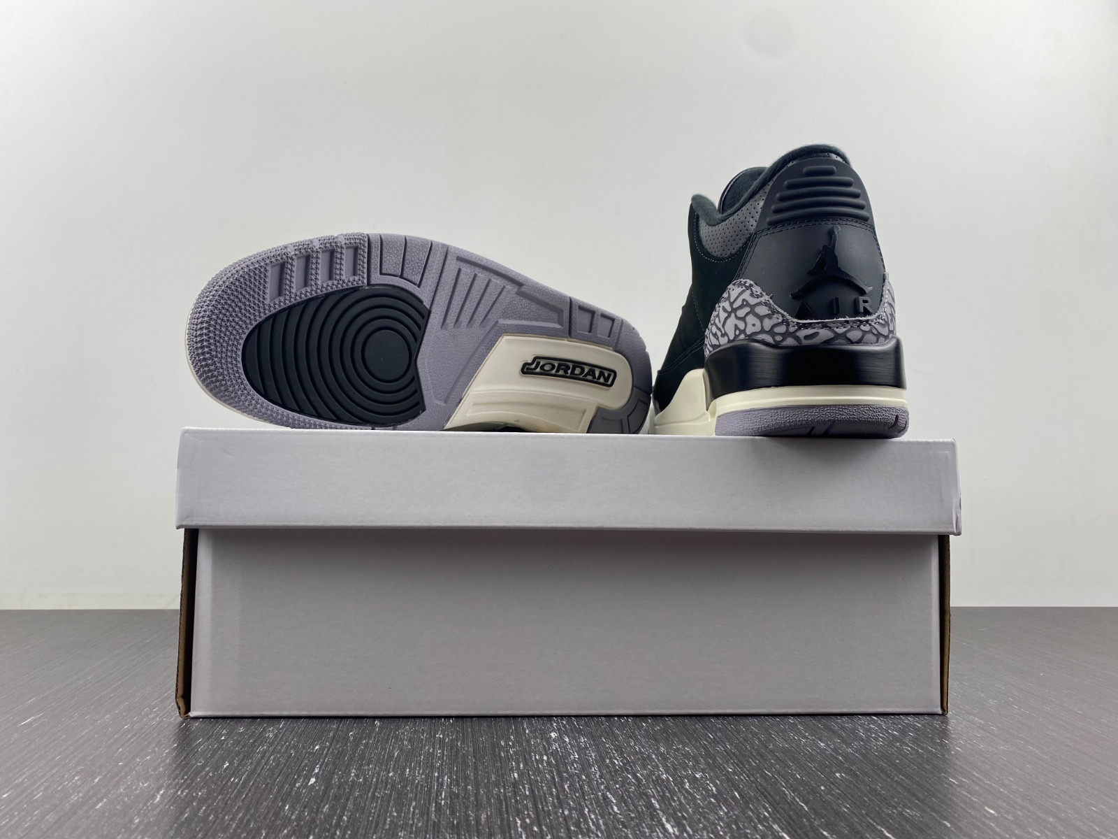 Air Jordan 3 WMNS “Off Noir” CK9246-001