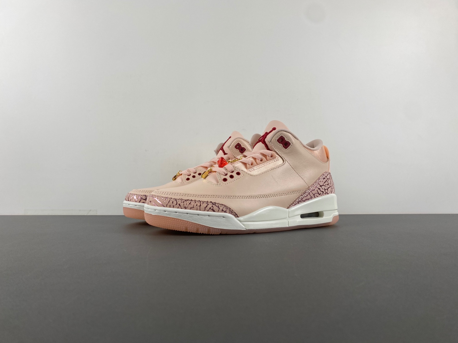 Air Jordan 3 “Valentine’s Day” (W) HJ0178-600