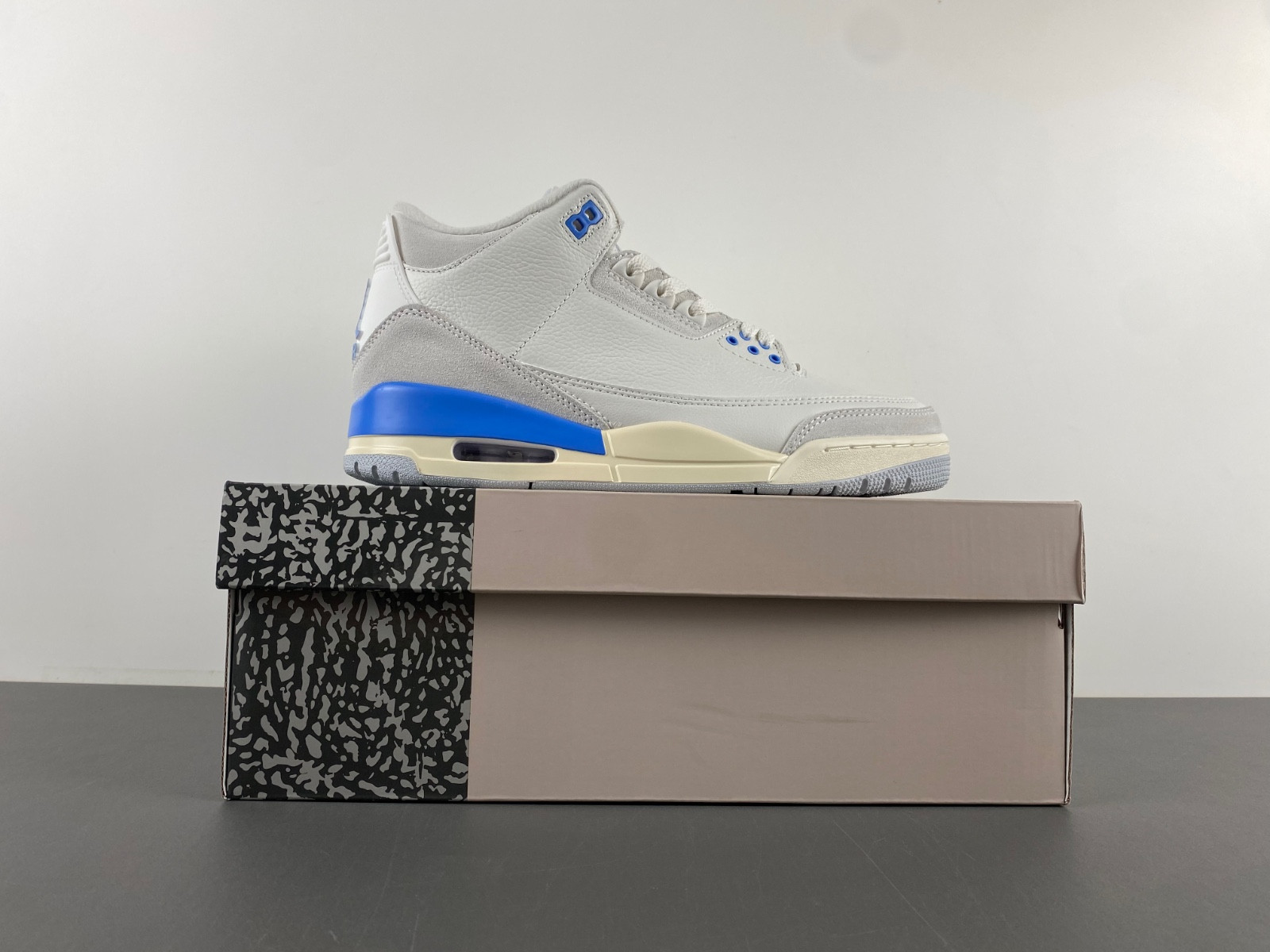 Air Jordan 3 “Lucky Shorts” CT8532-101