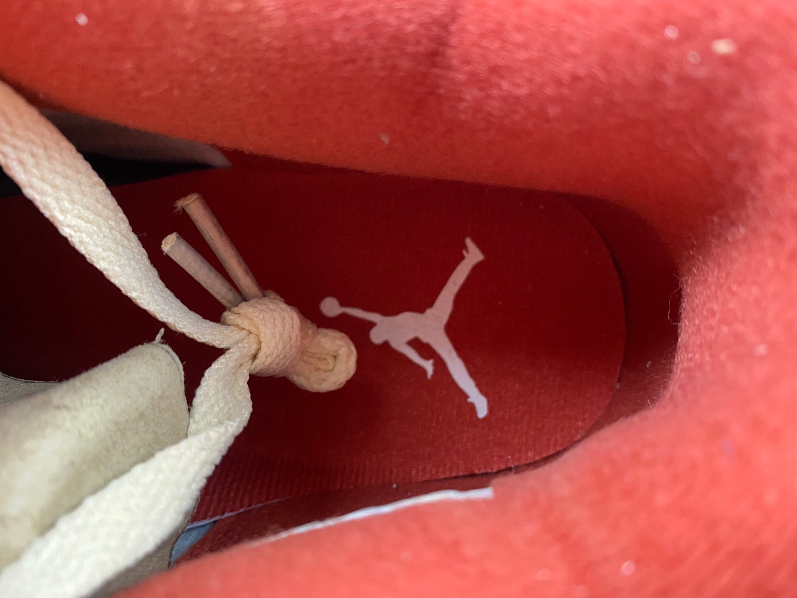 Air Jordan 4 AQ9129-105