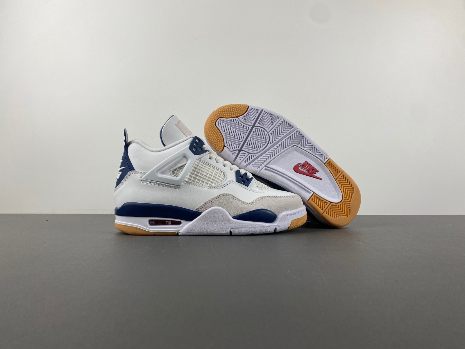 Nike SB x Air Jordan 4 “Navy DR5415-100