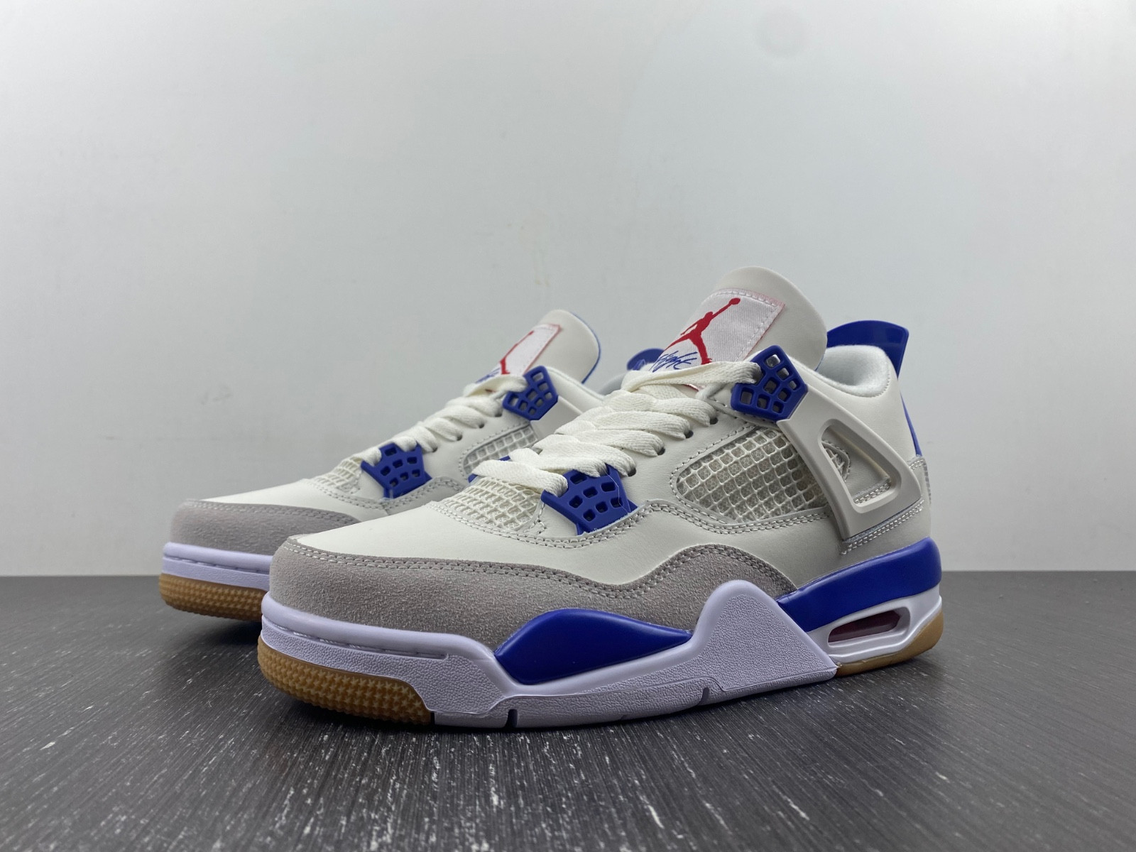 Air Jordan 4 DR5415-107