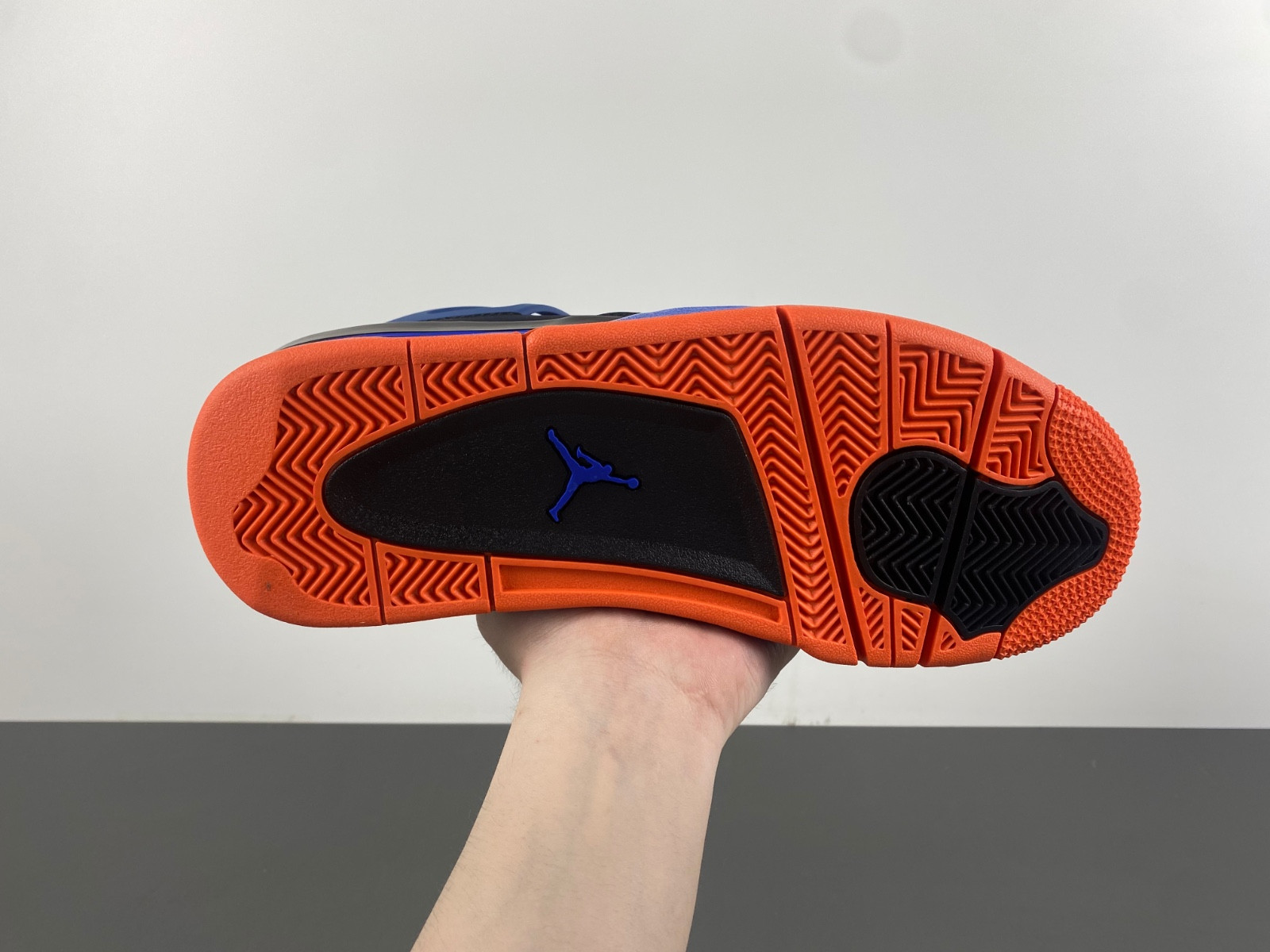 Air Jordan 4 “Cavs” 308497-027