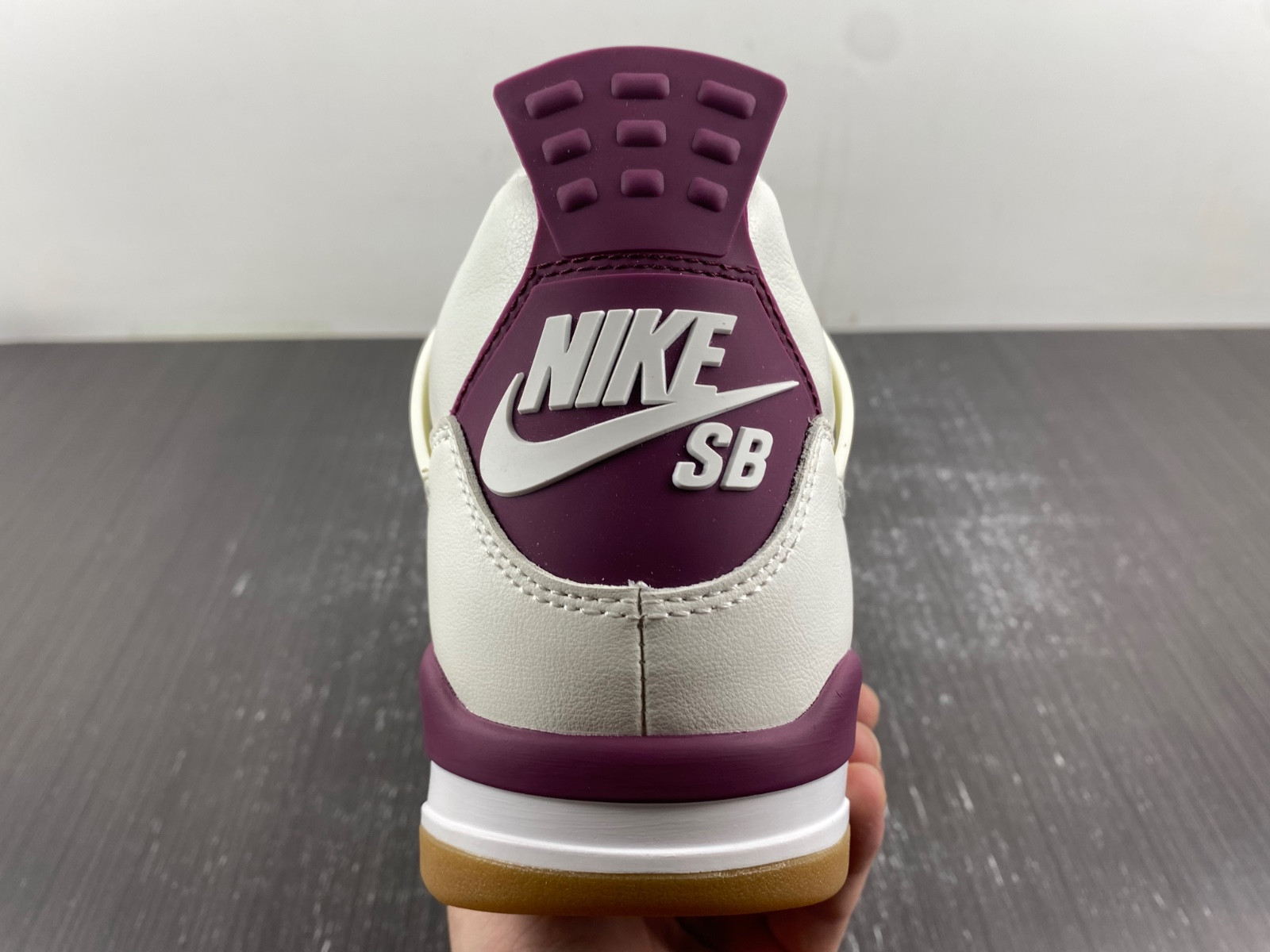 SB x Jordan 4 “Sapphire DR5415-102