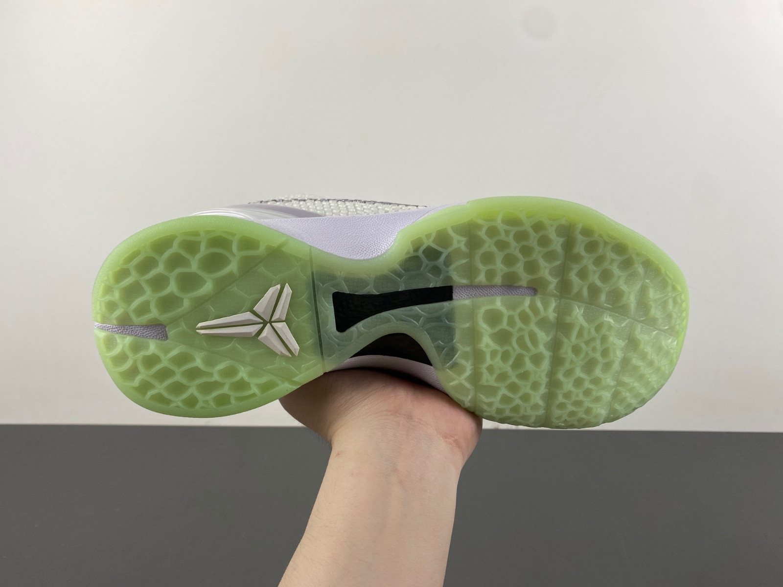 NIKE ZOOM KOBE 6 “DARK KNIGHT” PE2023-103