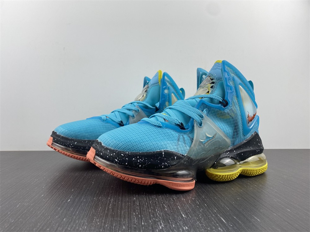 Nike LeBron 19 DC9338-400