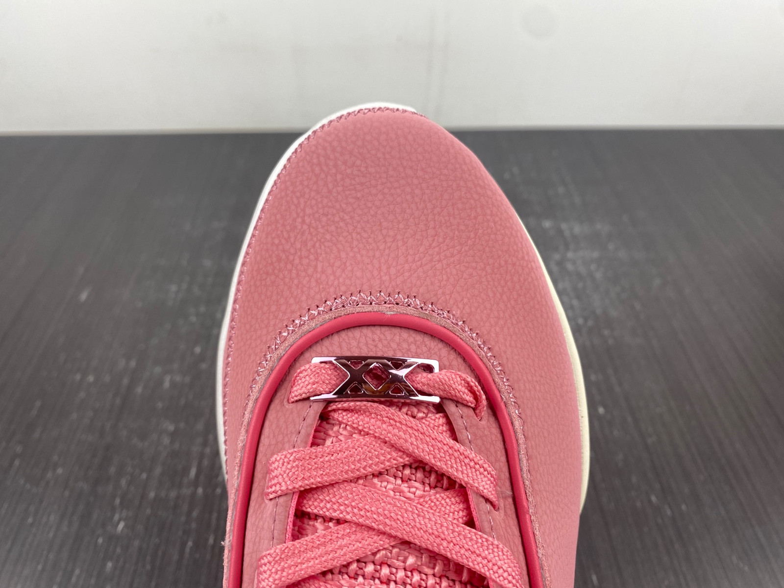 Nike LeBron 20  DQ3827-900