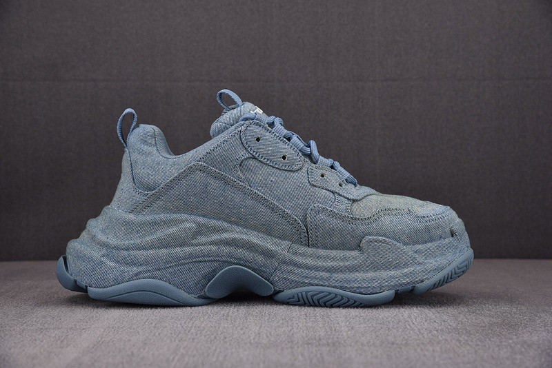 Ba*len*cia*ga triple s