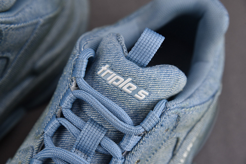 Ba*len*cia*ga triple s