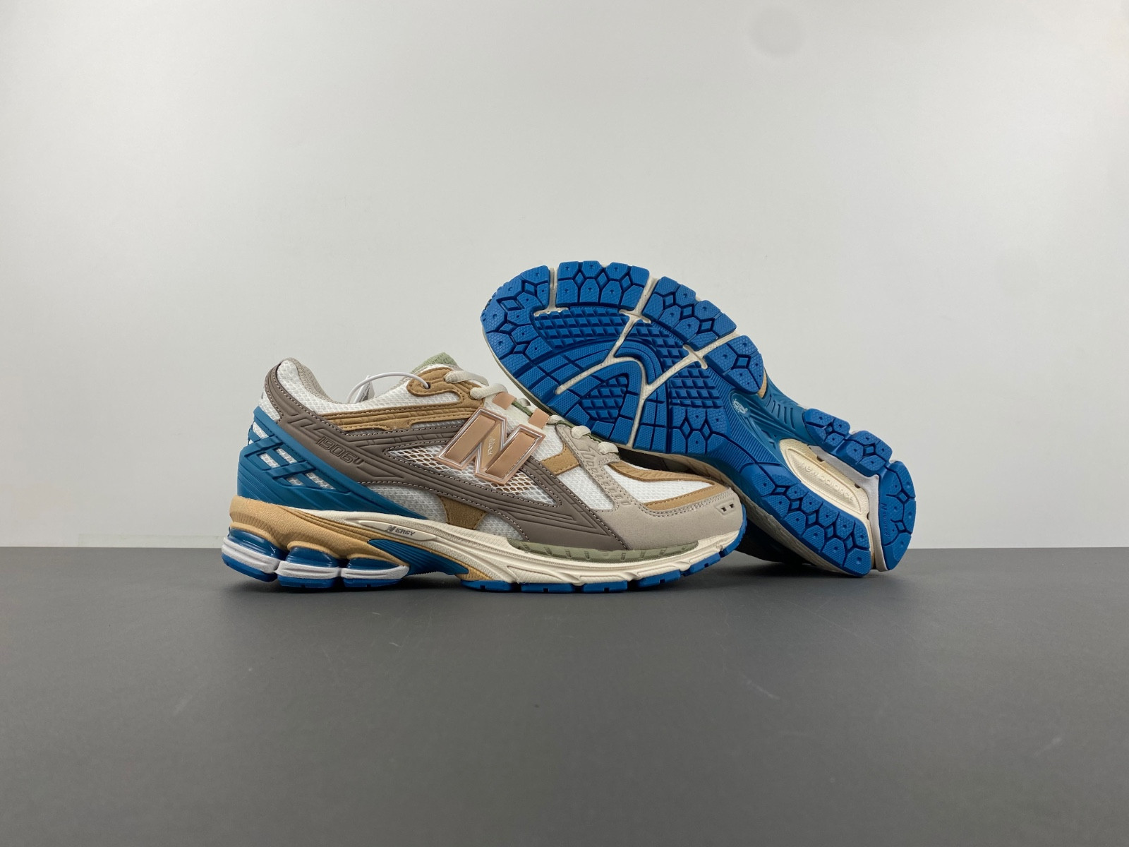 New New Balance M1000CA