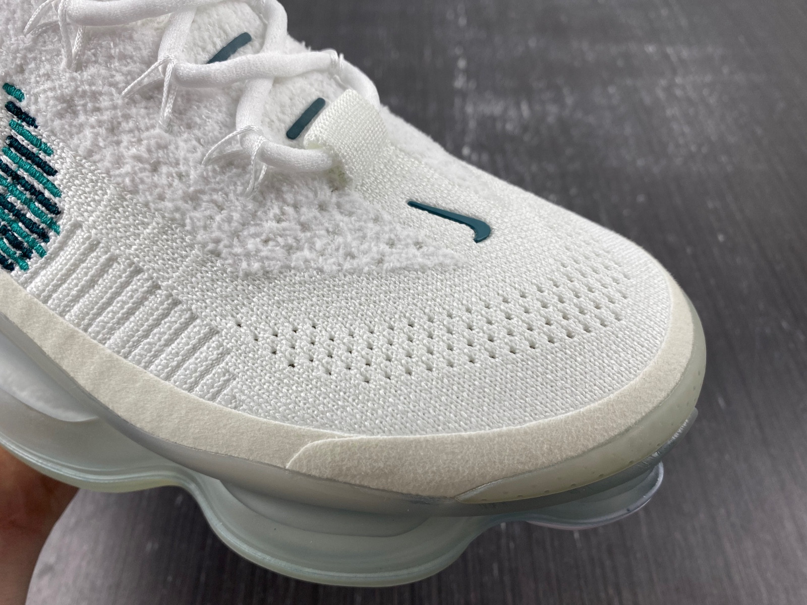 NK Air Max Scorpion DJ4701-100