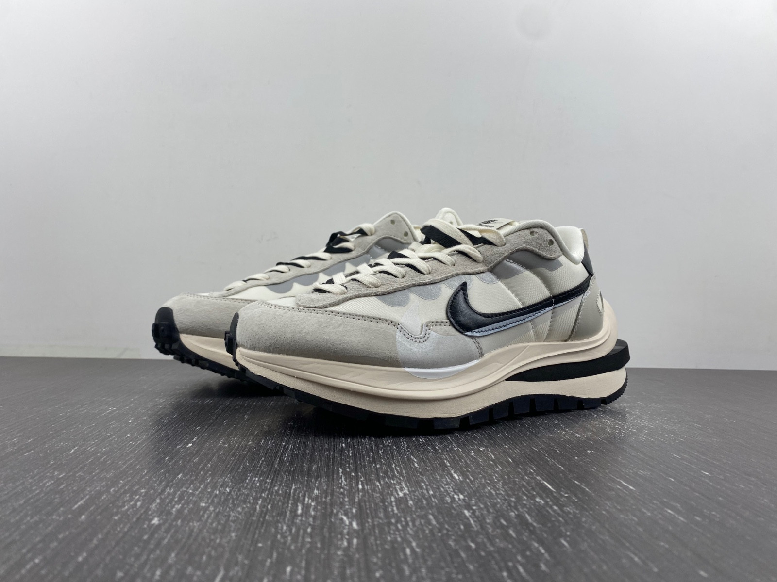 Sacai x Nike DD1875-101
