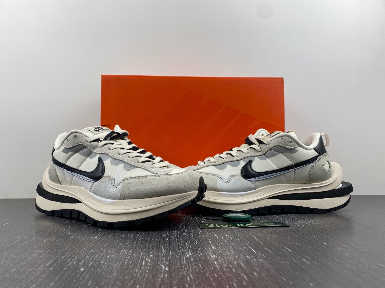 Sacai x Nike DD1875-101
