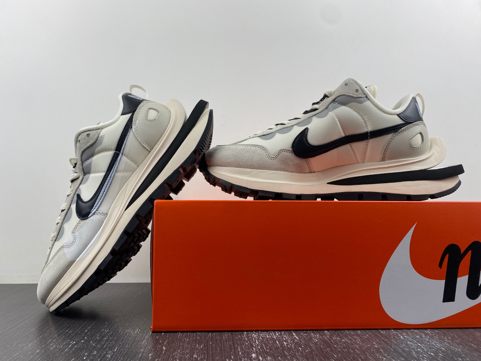 Sacai x Nike DD1875-101