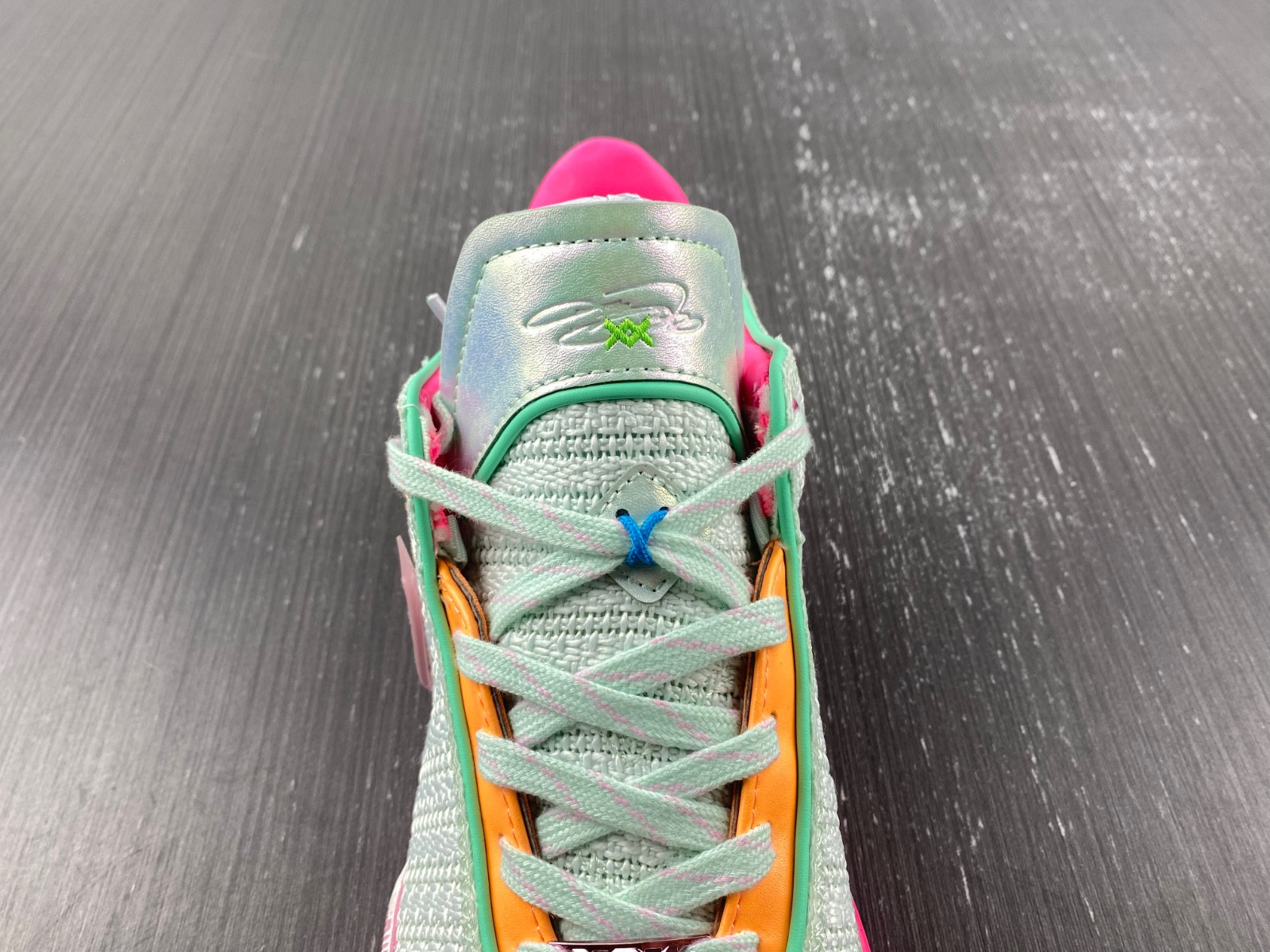 Nike LeBron 20 DJ5422-300