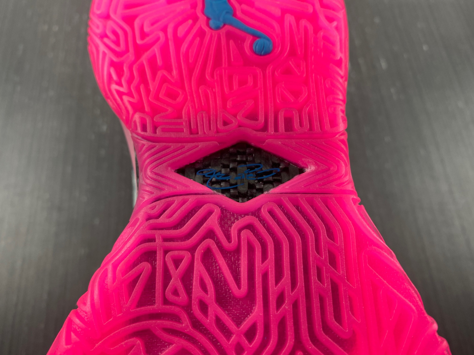 Nike LeBron 20 DJ5422-300