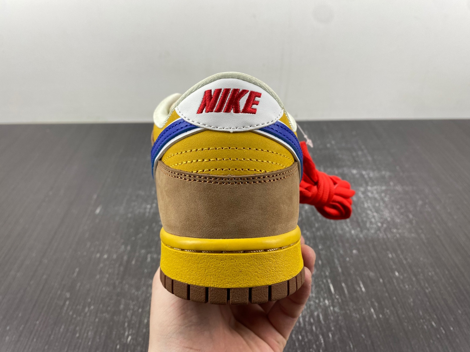 Nike SB Dunk Low Newcastle Brown Ale 313170-741