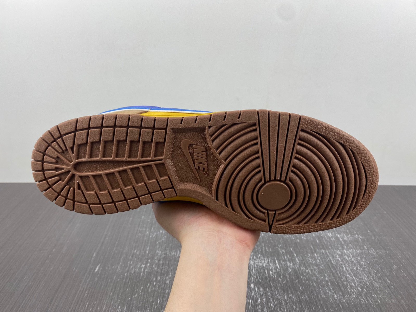 Nike SB Dunk Low Newcastle Brown Ale 313170-741