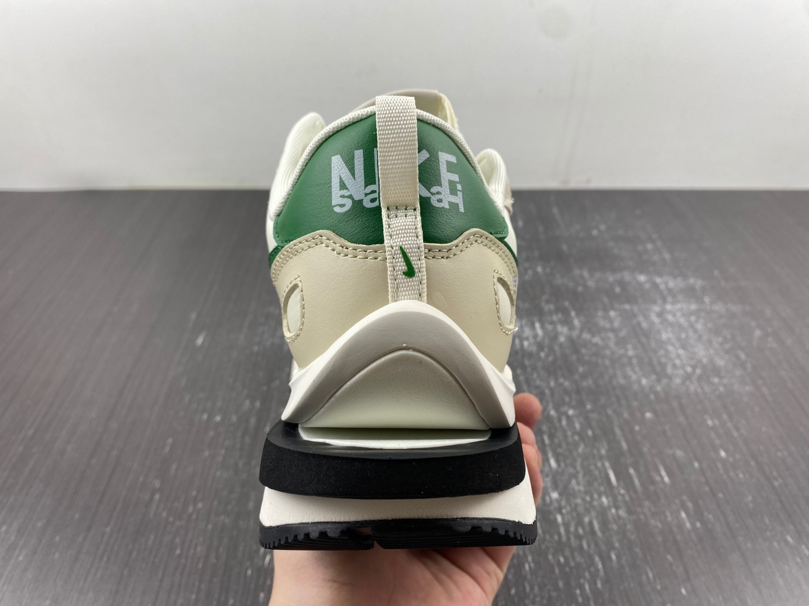 Sacai x Nike DD1875-102