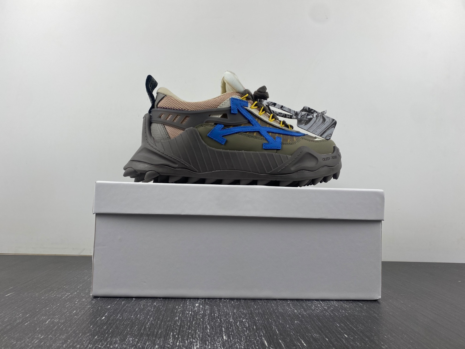 Off White ODSY-1000 Sneaker