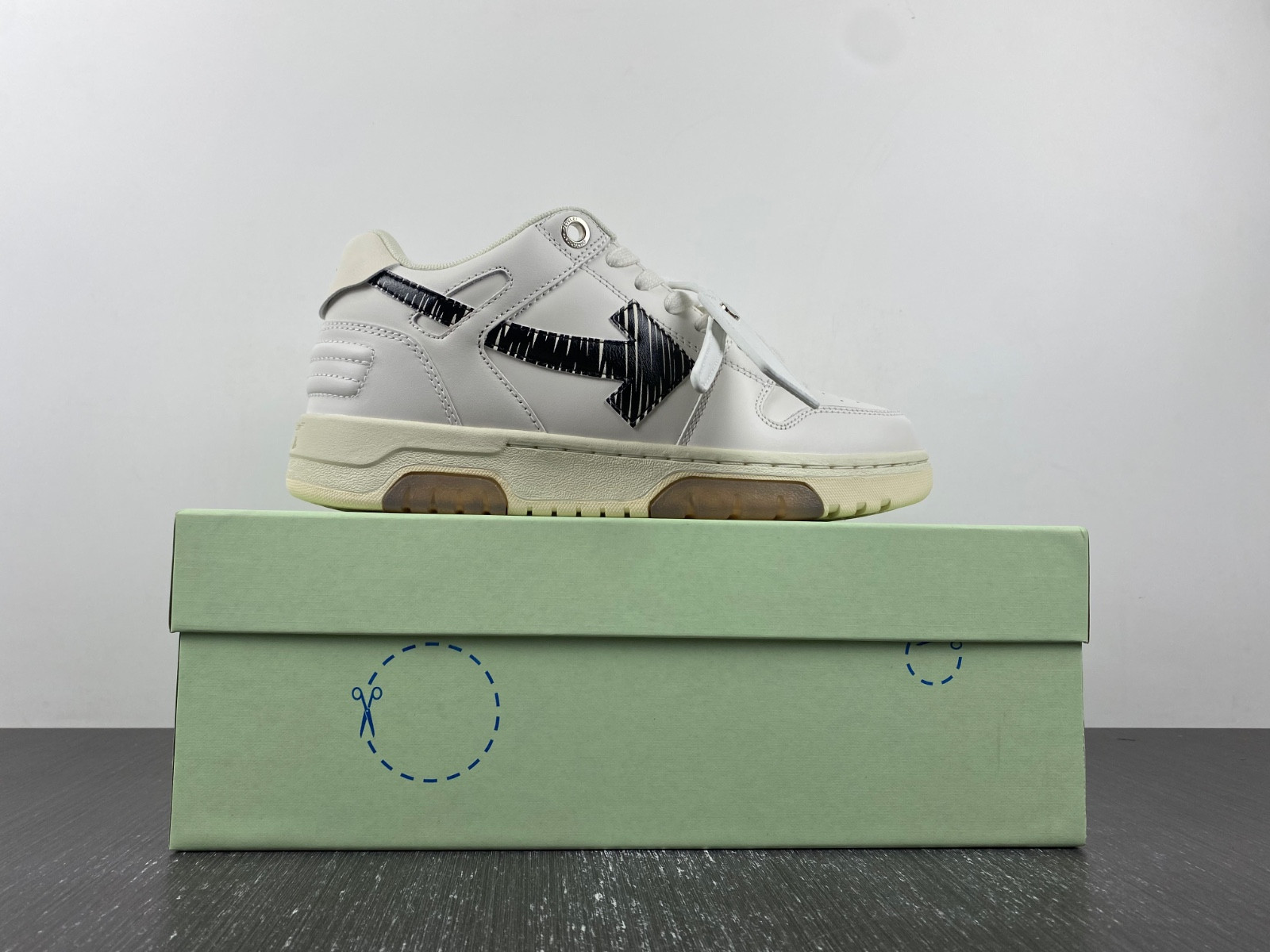 Off White GYM Sneaker