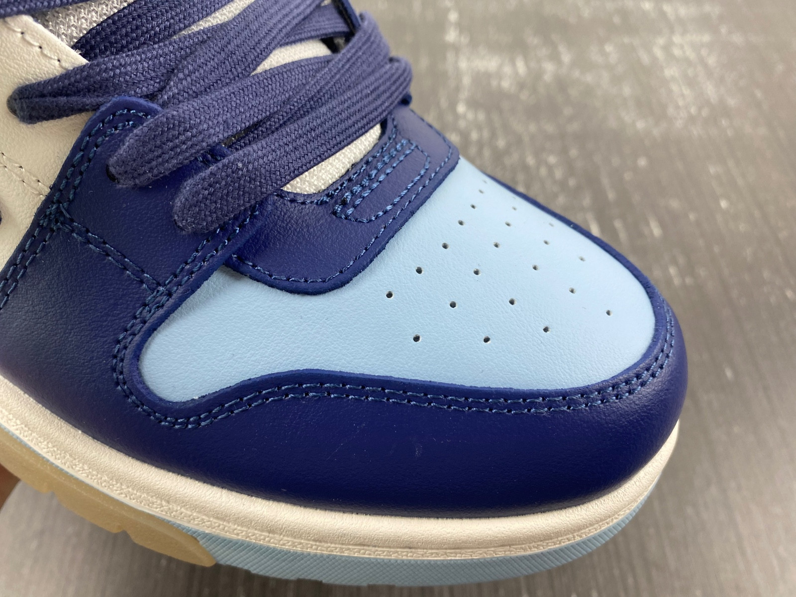 Off White GYM Sneaker