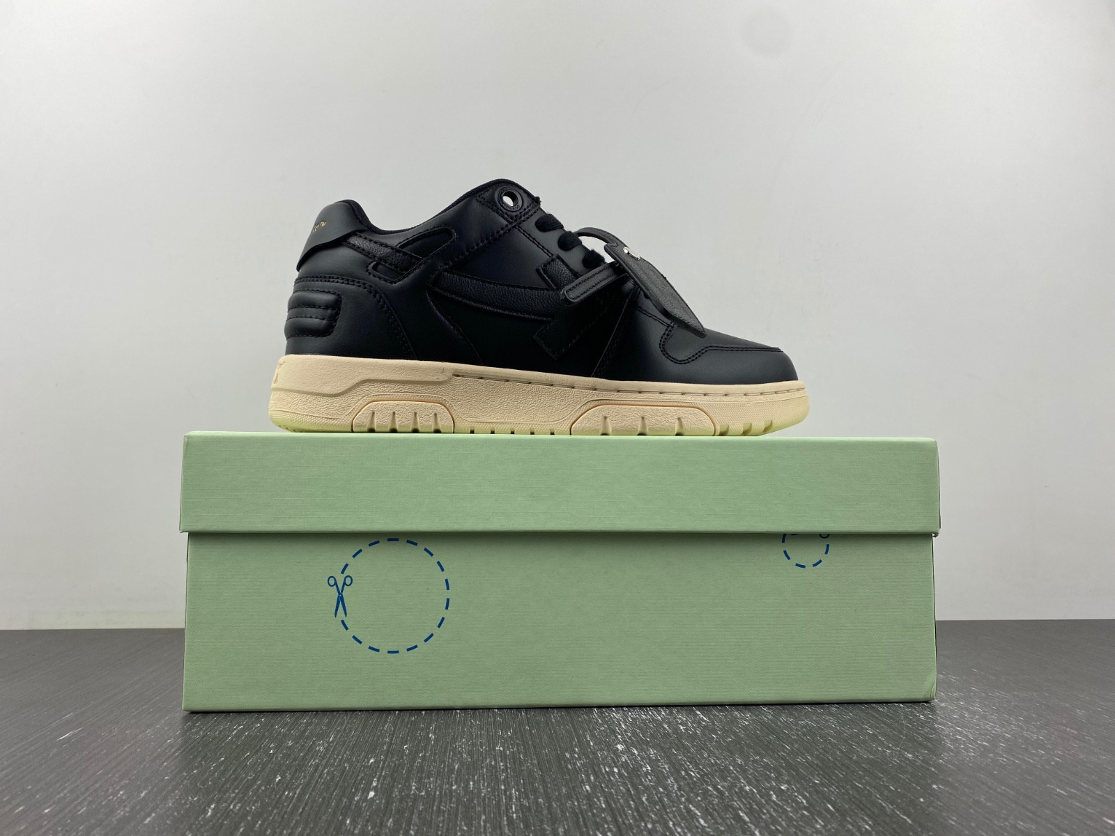 Off White GYM Sneaker