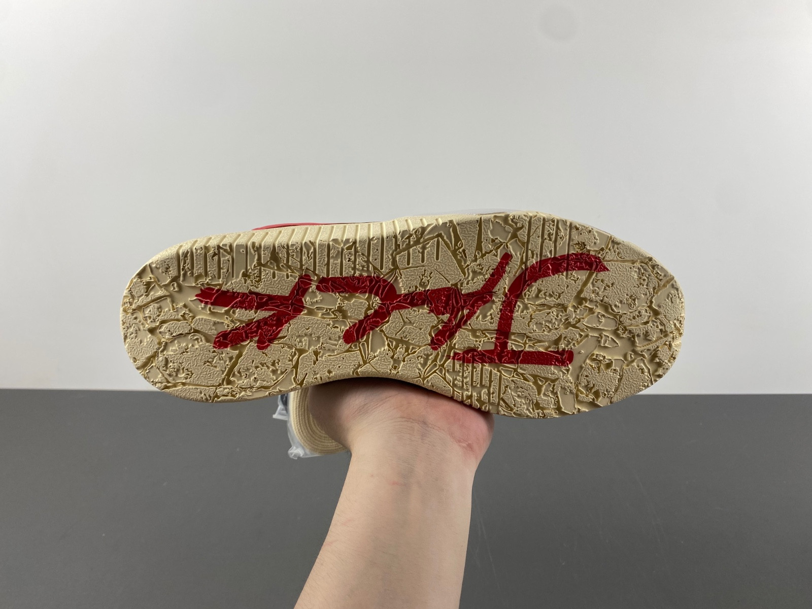 Travis Scott x Jordan Jumpman FZ8117-101