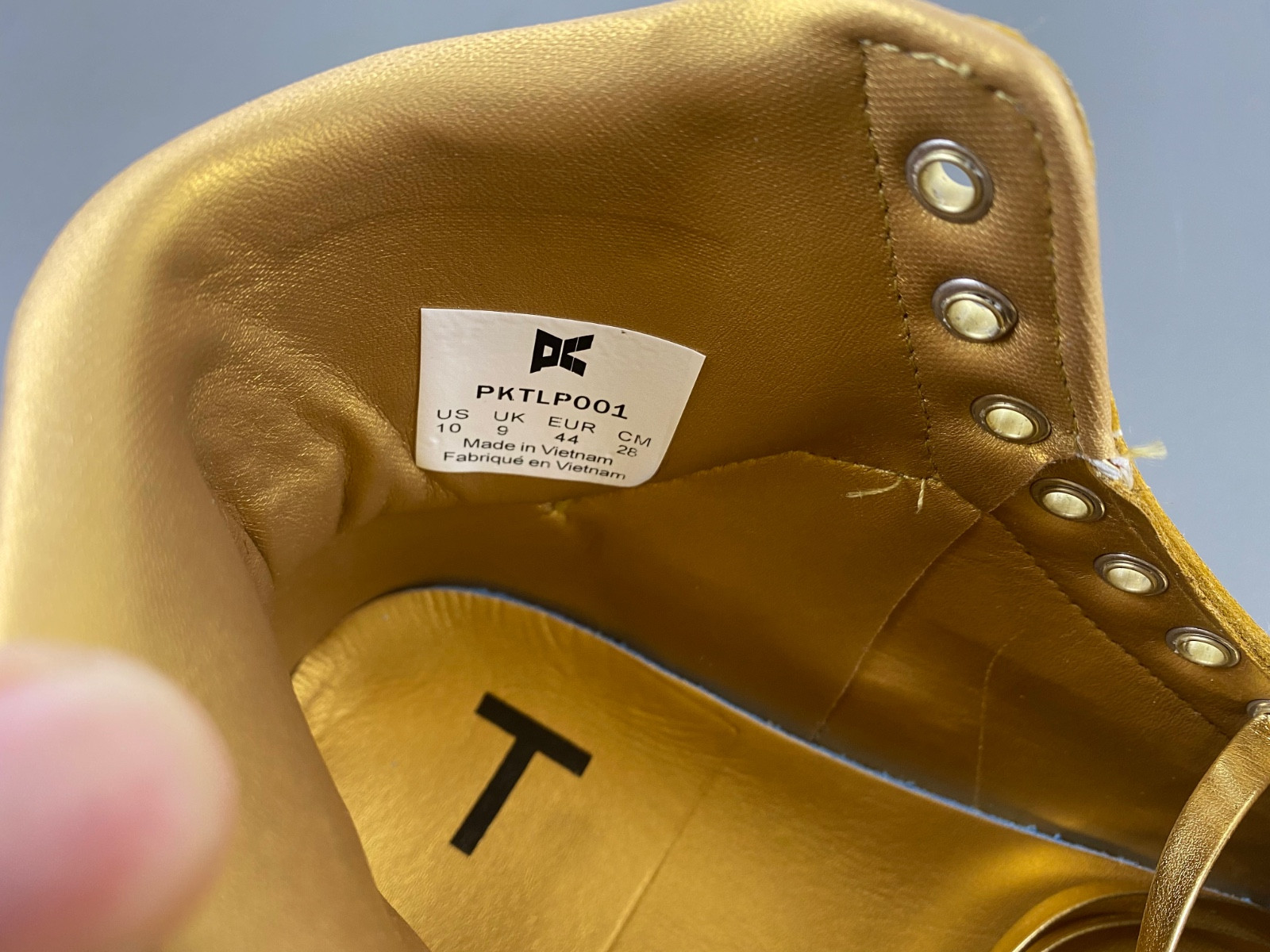 DONALD TRUMP NEVER SURRENDER