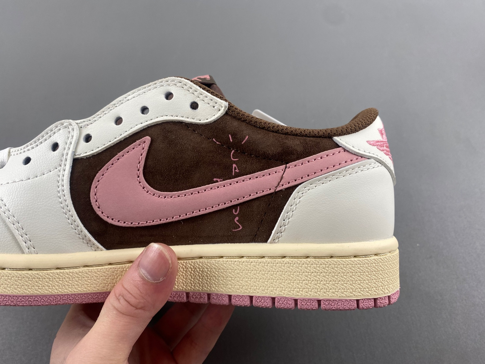 Travis Scott x Air Jordan 1 Low OG DZ4137-206