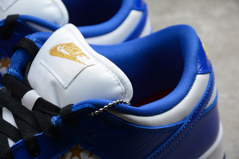 Supreme x Nike SB Dunk Low “Stars” DH3228-100