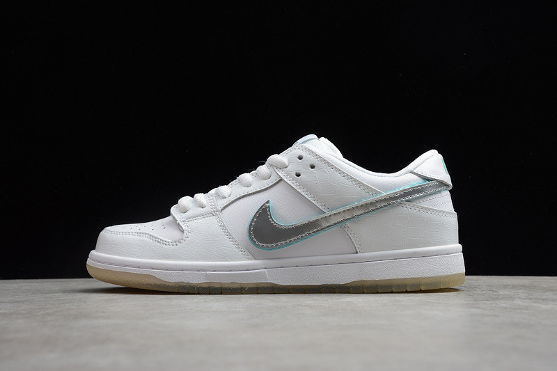 Di*m*nd x nike sb dunk low bv1310-100