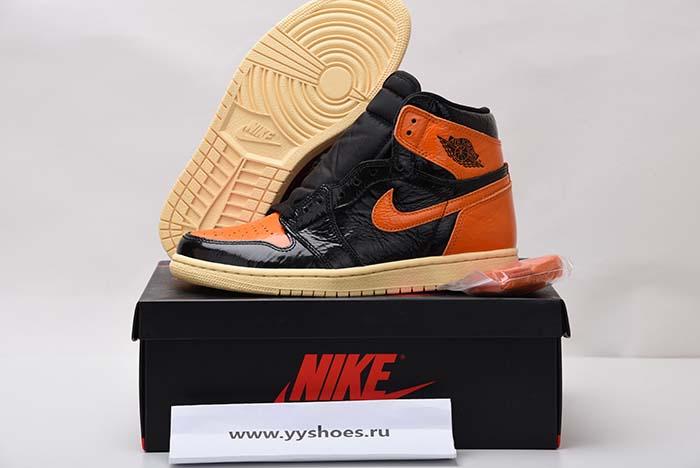 AIR JORDAN 1 SHATTERED BACKBOARD 3.0 555088-028