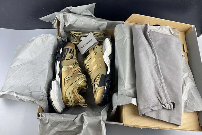 Ba*len*cia*ga track sneaker metal lic/mesh/washed gold 542023 w2cd1 8000