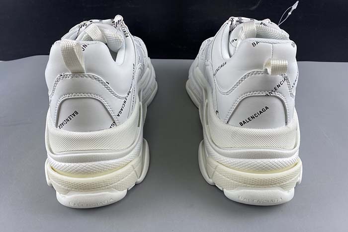 Ba*len*cia*ga triple s trainers white letters 541624 w09o1 8013