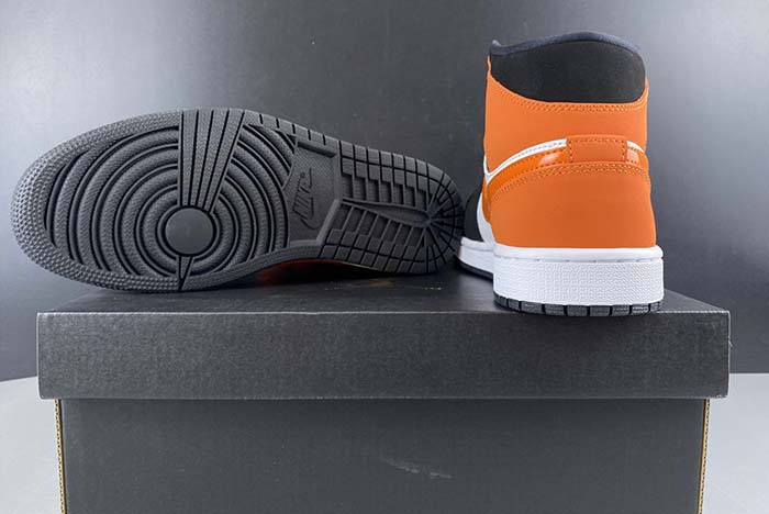 Air Jordan 1 Mid “Shattered Backboard” 554724-058