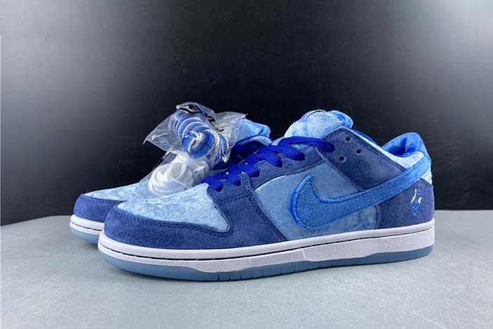 Strangelove x NK Sb Dunk Low 2020 CT2552-400